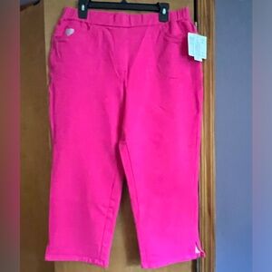 Brand new! Dream Jeannes pink capris